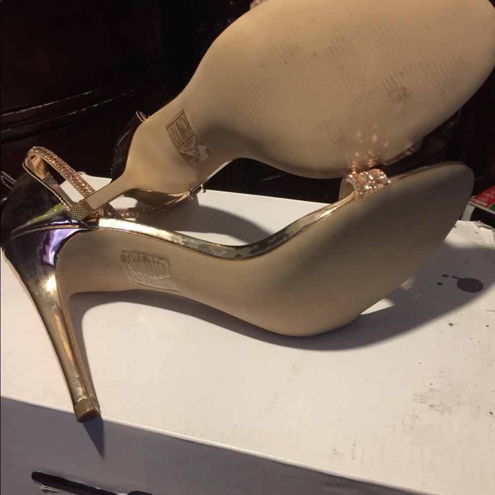 Heels - Picture 2 of 2